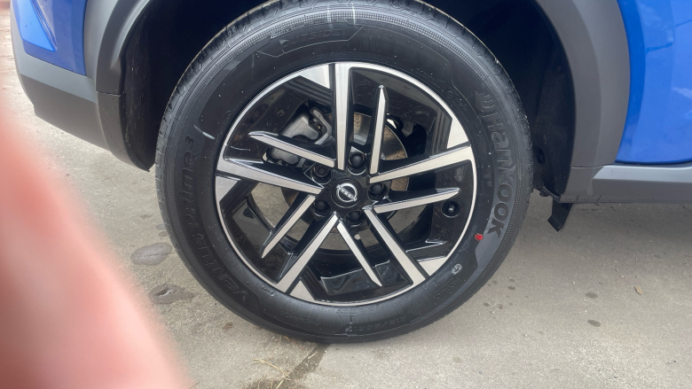 Nissan Juke 1.0 DiG-T N-Connecta 5dr Petrol Hatchback